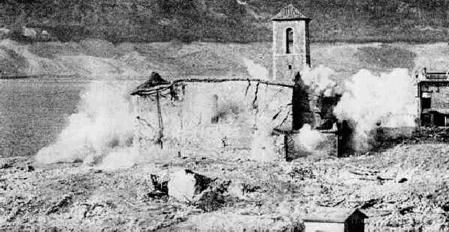 église des Salles sur Verdon avant son dynamitage vers 1970