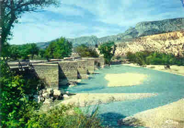 l'ancien pont dAiguines du Verdon haut var