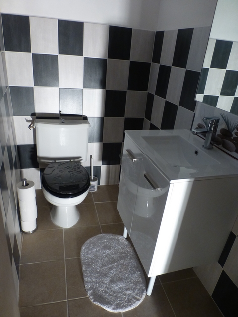 wc du meublé de location saisonnier d'Aiguines